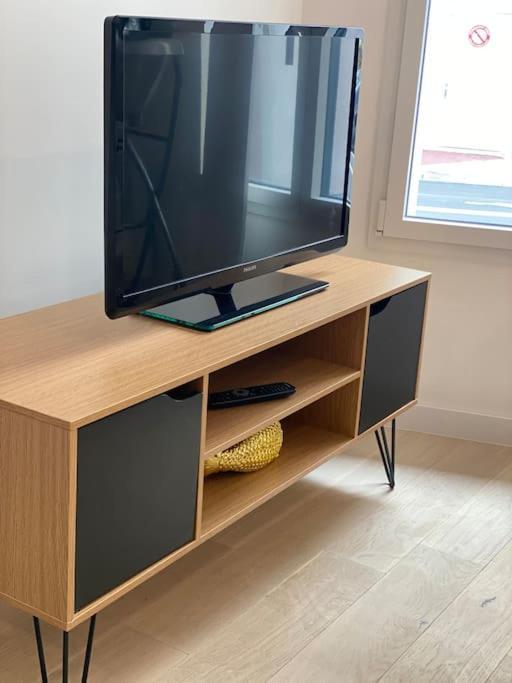 Brand New 1 Bedroom Flat With Parking- 5 Min Paris Pte De Versailles Іссі-ле-Муліно Екстер'єр фото