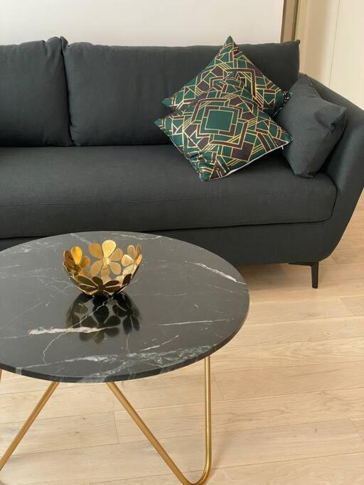 Brand New 1 Bedroom Flat With Parking- 5 Min Paris Pte De Versailles Іссі-ле-Муліно Екстер'єр фото